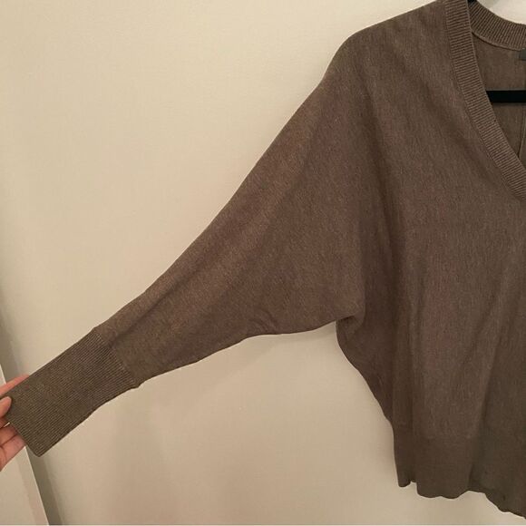SUZY Shier Bat Sleeve Knit Tunic Shirt Sweater in Taupe • size XS - Picture 3 of 5